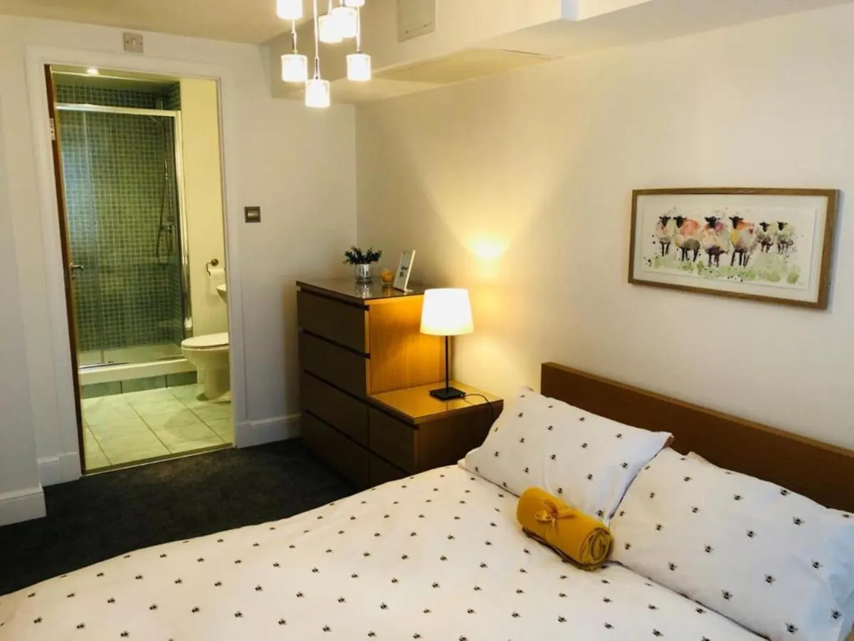 Remarkable 2 Bed Apartment In Edinburgh United Kingdom