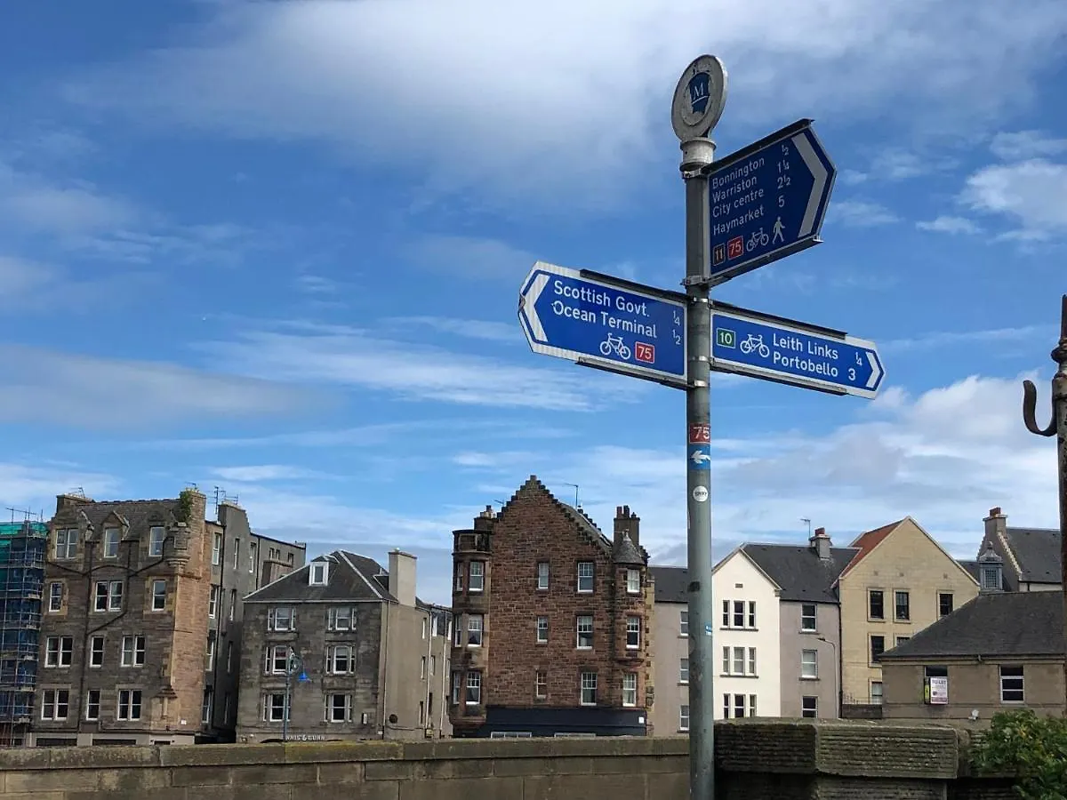 Remarkable 2 Bed Apartment In Edinburgh 0*,