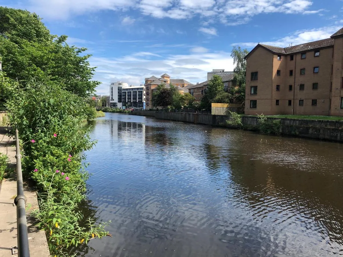 Remarkable 2 Bed Apartment In Edinburgh